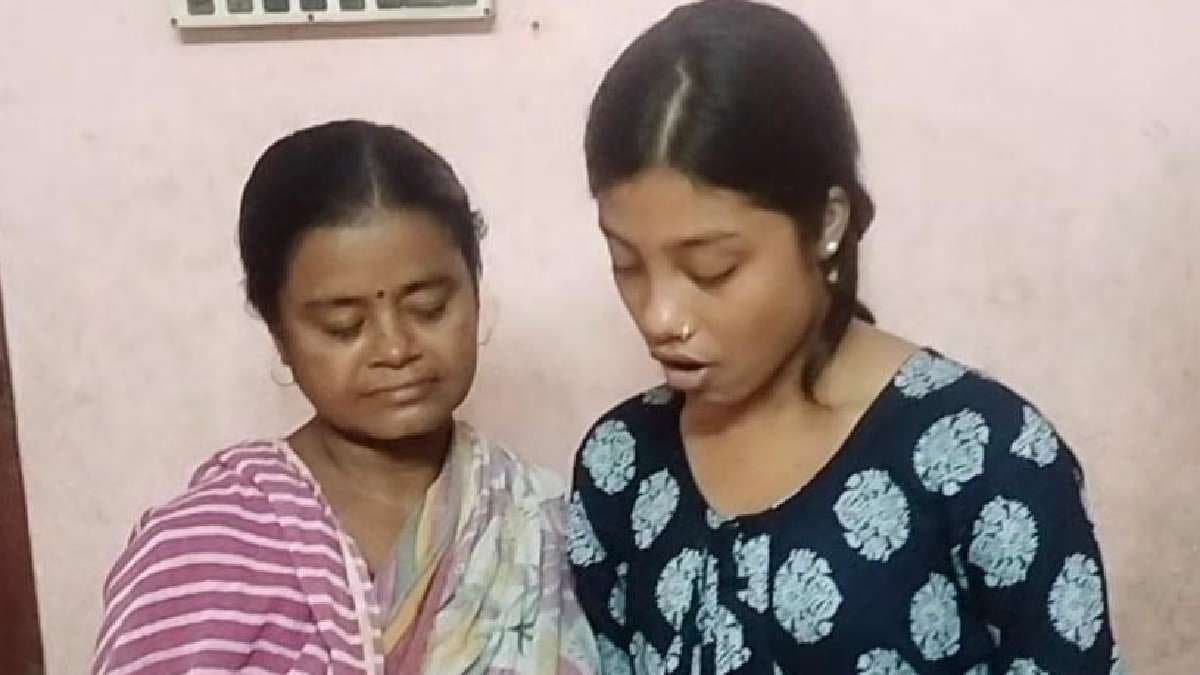 মাধ্যমিক শুরুর আগে পিতৃহারা, ৬৩৭ নম্বর পেয়েও বিজ্ঞান নিয়ে পড়তে অর্থনৈতিক বাধার সম্মুখীন হাওড়ার স্নেহা