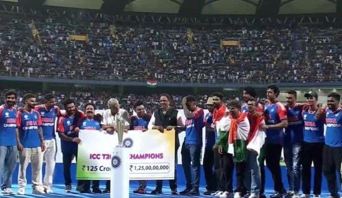 Indian Cricket Team: ওয়াংখেড়েতে টিম ইন্ডিয়া, মুম্বই জুড়ে উৎসবের মেজাজ