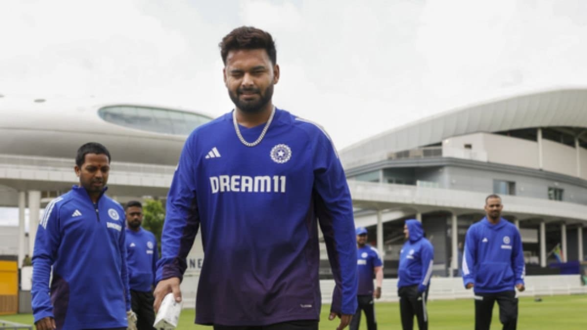 Rishabh Pant accuses fielding coach T Dilip of favouritism ahead of First test 