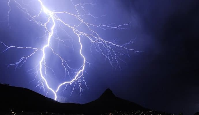 Thunderstorm: ঝড়বৃষ্টিতে বাংলায় মৃত ১২, শোকপ্রকাশ মুখ্যমন্ত্রীর 