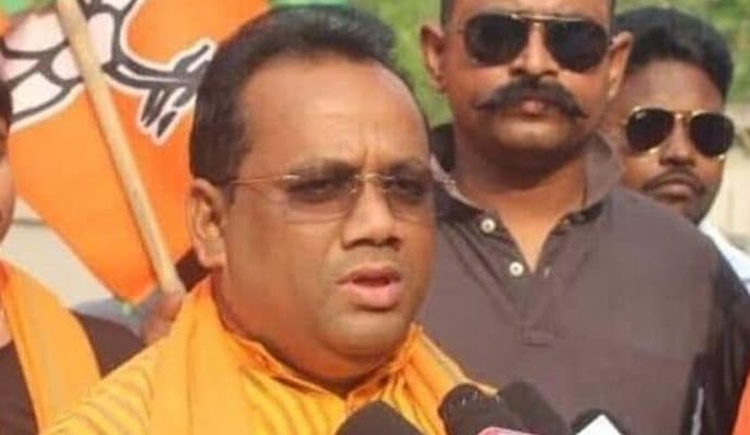 BJP: বারাসাতের বিজেপি প্রার্থী স্বপন মজুমদারের বিরুদ্ধে কমিশনে বিজেপির ২ নেতা