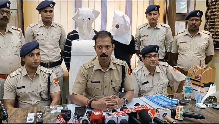 Arrest : সোনার দোকানে ডাকাতির ঘটনায় গ্রেপ্তার ভিন রাজ্যের দুই দুষ্কৃতী 