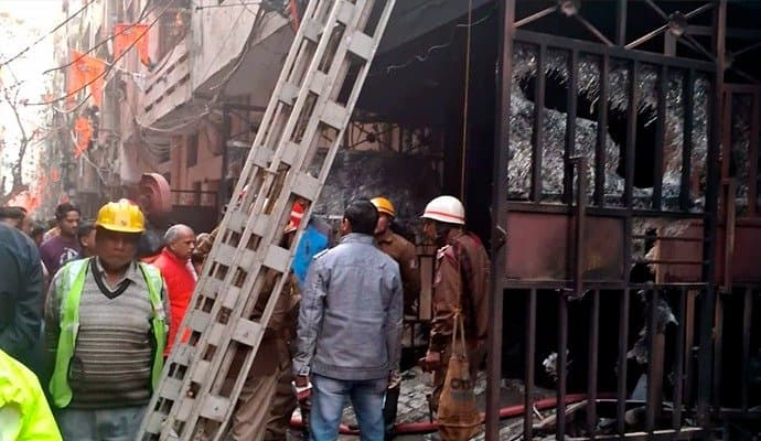 Delhi: দিল্লির বহুতল আবাসনে ভয়াবহ অগ্নিকাণ্ড, মৃত ২ শিশু সহ ৪