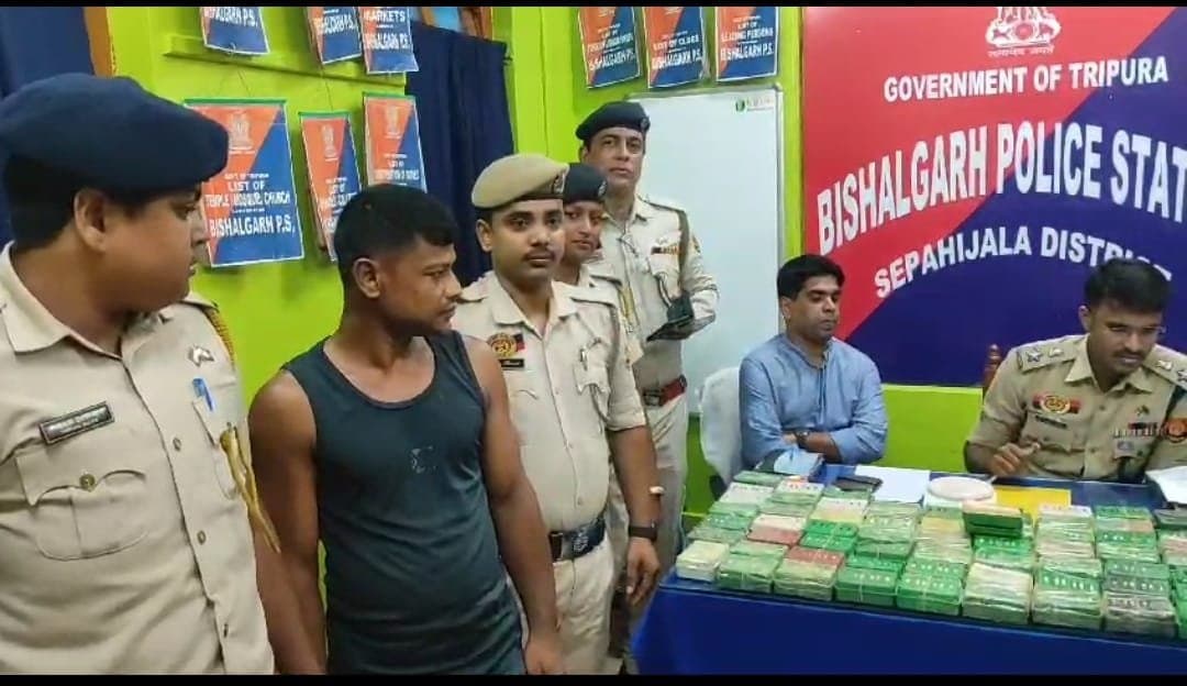 Tripura: দুর্ঘটনার কবলে মাদকদ্রব্য পাচারকারী, ত্রিপুরায় উদ্ধার কোটি টাকার হেরোইন 