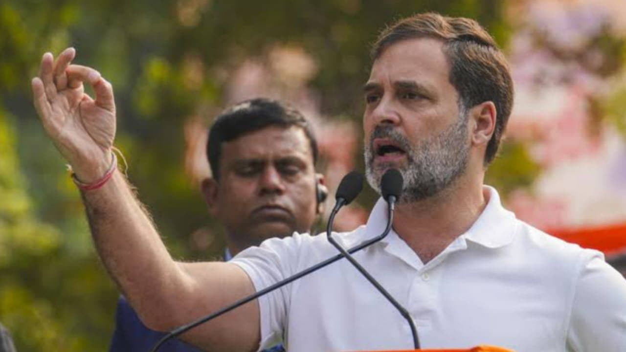 Rahul Gandhi: পুরস্কার ফেরত নিয়ে তোপ রাহুল গান্ধীর