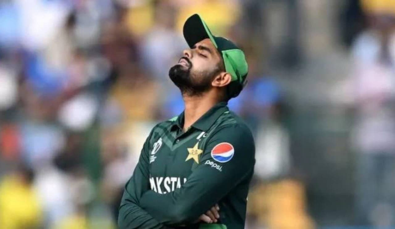 Pakistan: বাবরদের বিশ্বকাপ কার্যত শেষ, কিন্তু কোন অঙ্কে সেমিফাইনালে যেতে পারে পাকিস্তান?