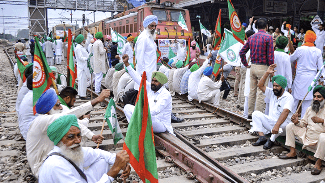 Farmers Protest: আজ দেশজুড়ে 'রেল রোকো'র ডাক কৃষকদের, চরম ভোগান্তি যাত্রীদের 