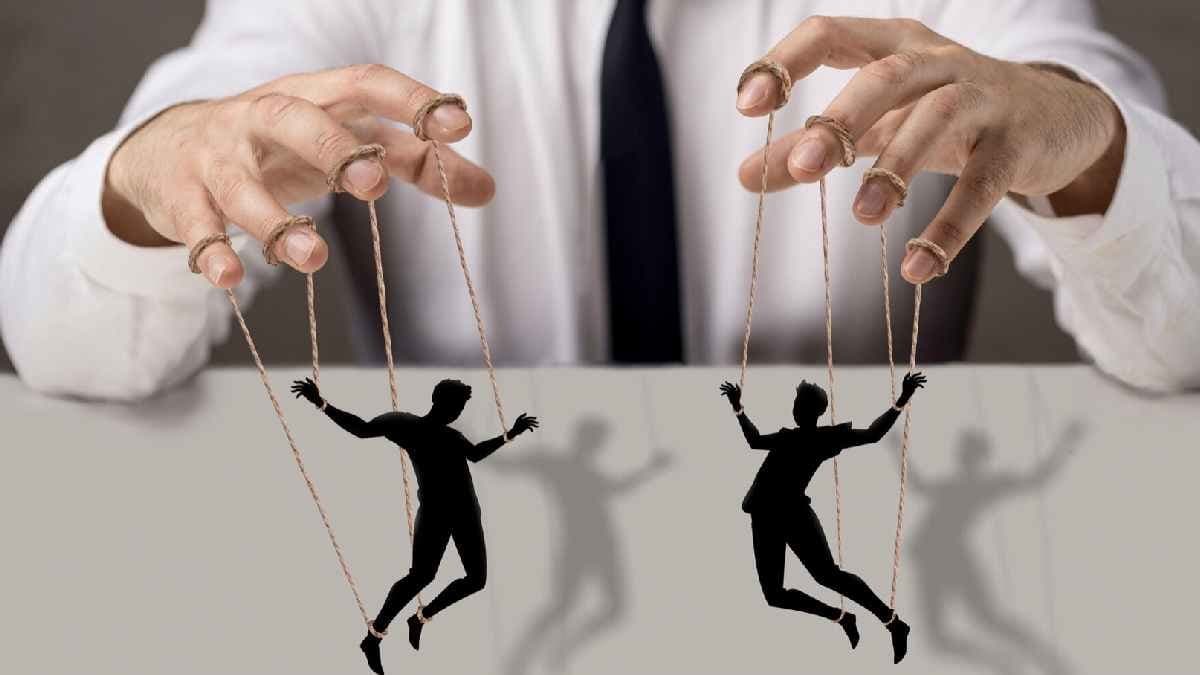 Follow these steps to identify a manipulative person