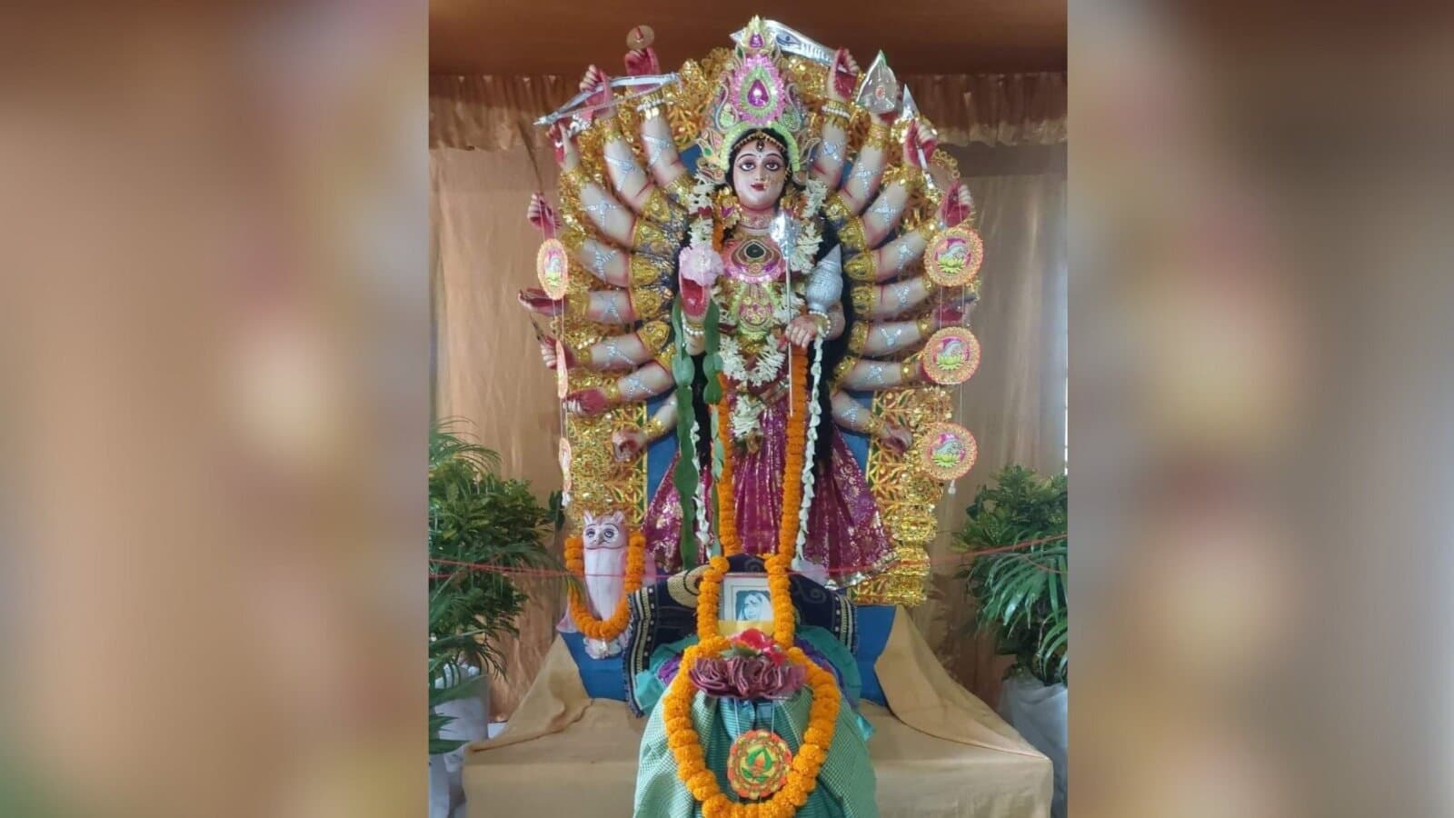 কোজাগরী পূর্ণিমায় বাংলার এই স্থানে শক্তিরূপে পূজিতা হন অষ্টাদশভুজা মহালক্ষ্মী