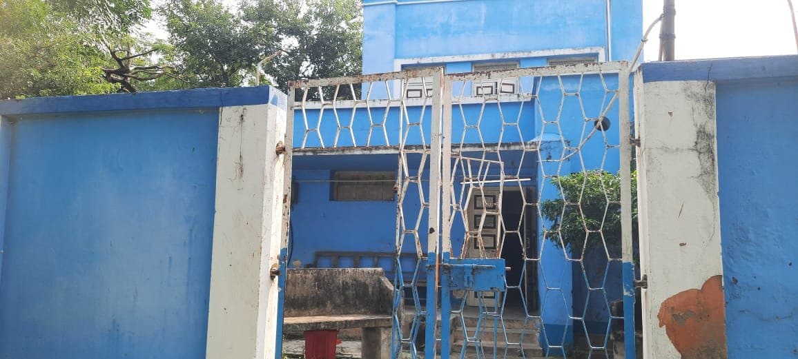 মত্ত অবস্থায় নার্সিং হস্টেলে তাণ্ডব, শেষে অন্তর্বাস নিয়ে গেল দুষ্কৃতী