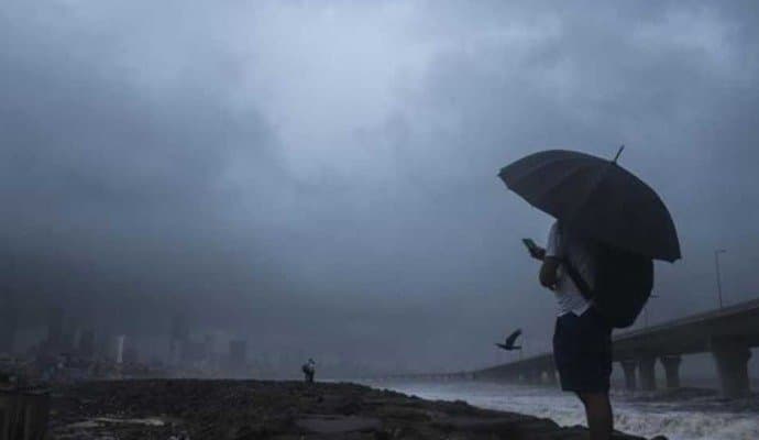 Weather Update: ভারি বৃষ্টিতে নাজেহাল মহারাষ্ট্র-গোয়া, কেরলে লাল সতর্কতা, বন্ধ শিক্ষাপ্রতিষ্ঠান 