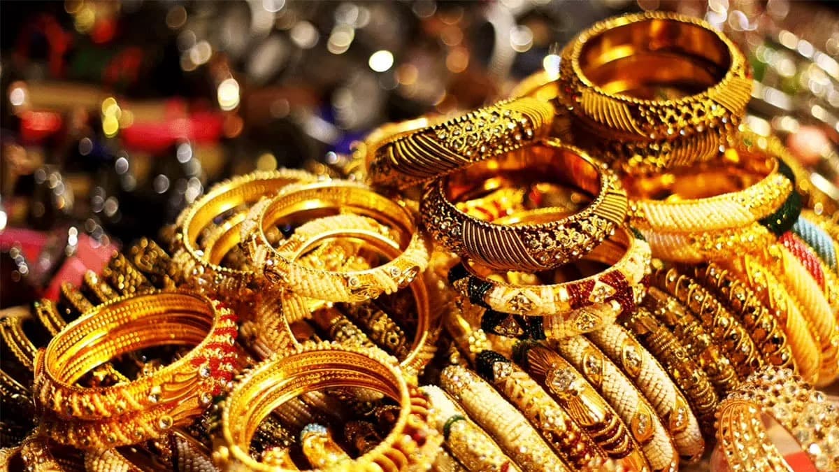 Gold Rate Today: Kolkata Gold rate keep climbing on 19 September