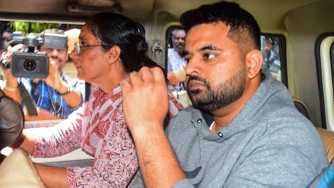 Revanna : তদন্তে সহযোগিতা করছেন না প্রজ্জ্বল, জানিয়ে দিল সিট 
