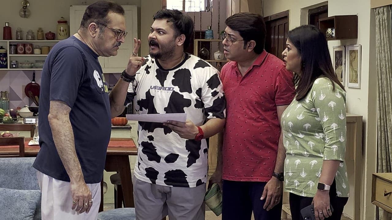 কোটি কোটি টাকা ঘিরে তোলপাড় কাণ্ড 'বাড়ুজ্জে ফ্যামিলি'তে! গল্পের নতুন মোড়ে কী হতে চলেছে মেগা সিরিজে?
