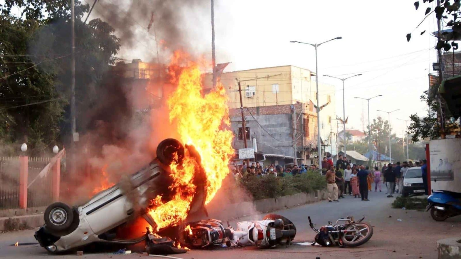 Mob Attacks CM Biren Singhs House, Curfew on in Manipur gnr 