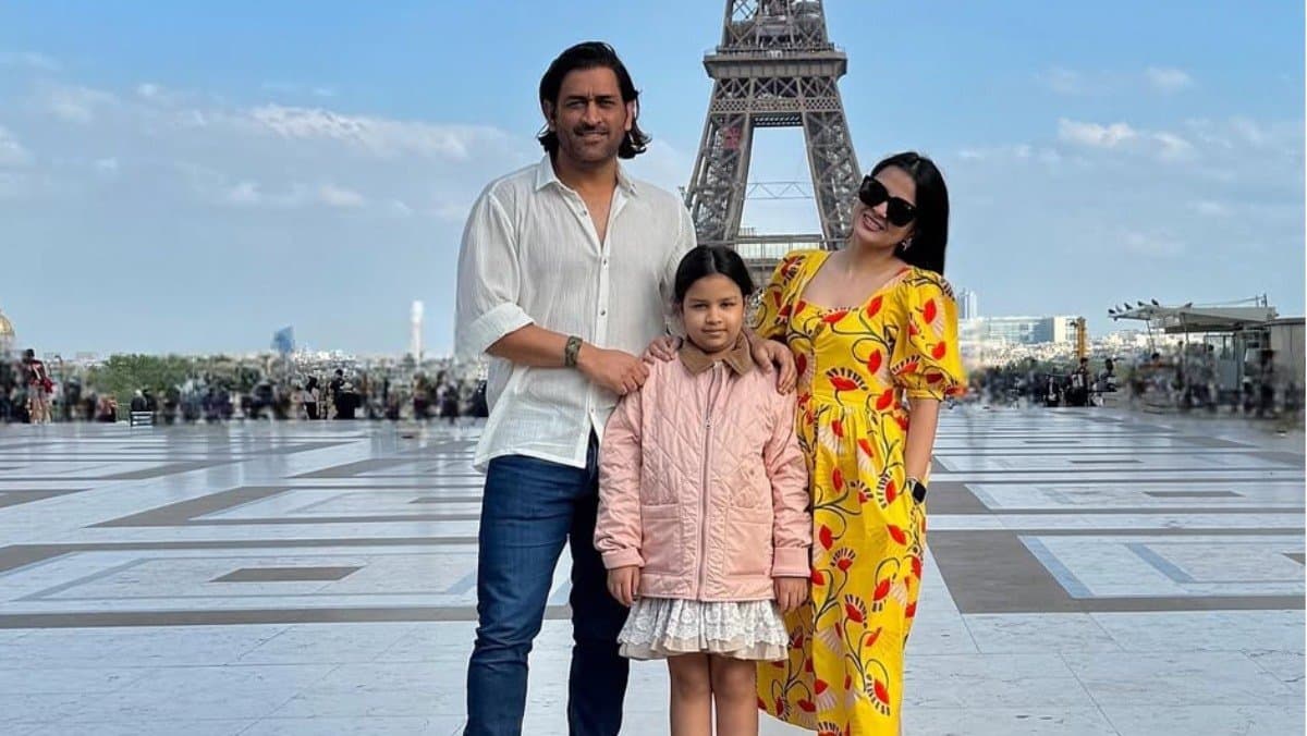 How much Mahendra Singh Dhoni pays the school fees of daughter Ziva Singh Dhoni