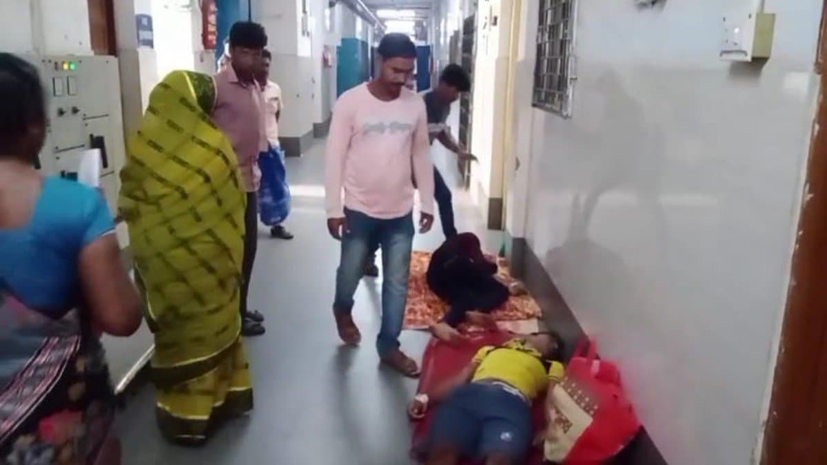  25 students fell sick in Kandi due to food poisoning