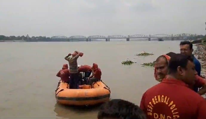 DROWN: উত্তরপাড়ার বাবুঘাটে স্নান করতে নেমে গঙ্গায় তলিয়ে গেল তিনজন