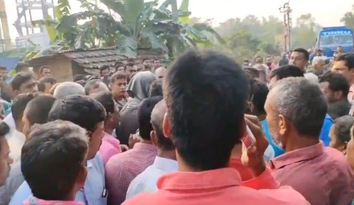 Murshidabad: নামাজ পড়ে ফেরার পথে মাছের গাড়ির ধাক্কা, মুর্শিদাবাদে মৃত্যু বৃদ্ধের 