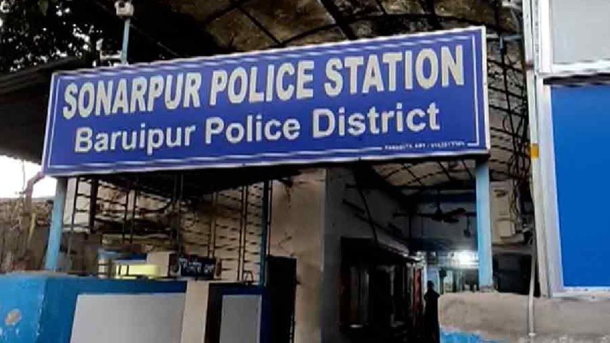 Sons Beats his elderly parents in sonarpur 