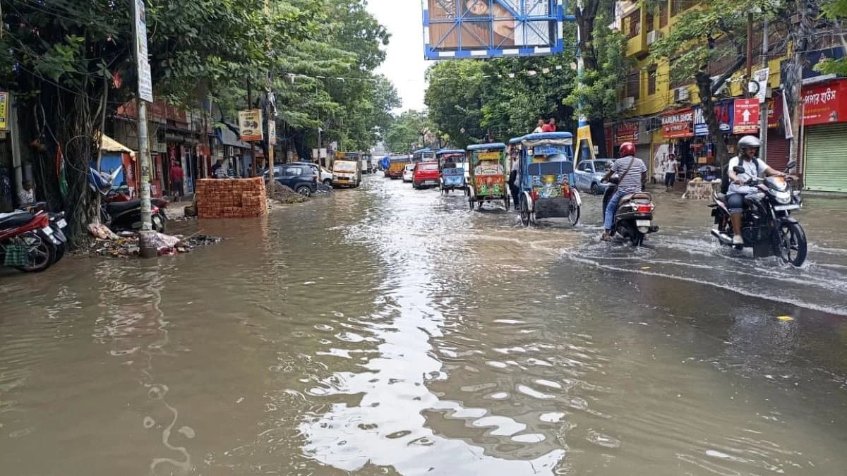 CESC will switch of electricity supply in some areas due to waterlogged situation in Kolkata
