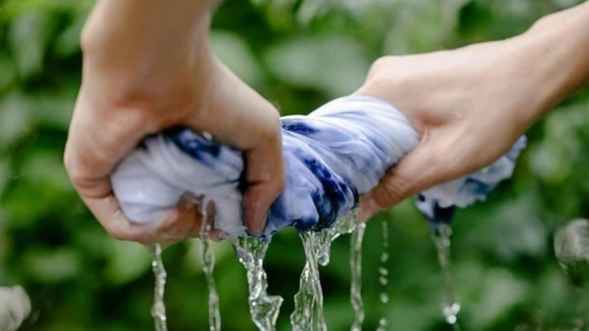 How to dry clothes indoors faster
