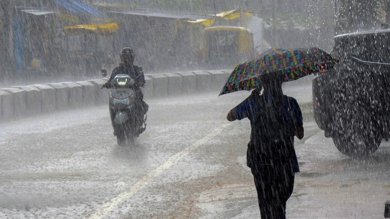 Weather Update: গরম থেকে রেহাই, আজ দক্ষিণবঙ্গের ১০ জেলায় ঝড়বৃষ্টির পূর্বাভাস 