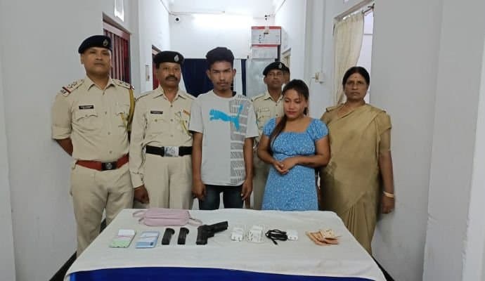 Agartala: আগরতলা স্টেশন থেকে উদ্ধার বেআইনি অস্ত্র, গ্রেপ্তার ২ 
