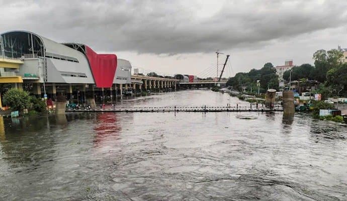  3 electrocuted as heavy rainfall floods Pune streets, Mumbai too under radar