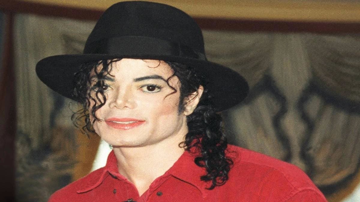 Michael Jacksons old socks sold in auction