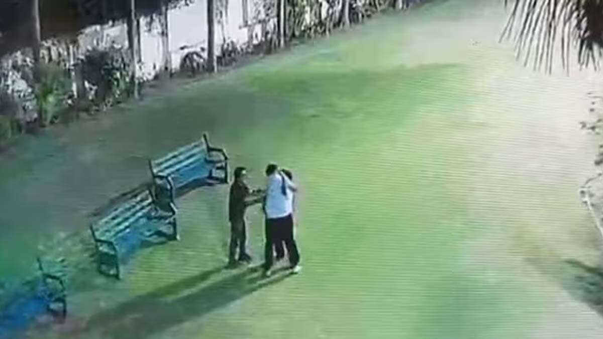 Watch the viral video of a young man biting off an old mans nose over an argument over parking at Kanpur