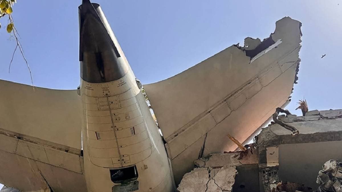 Who The Captain Sumeet Sabharwal and Clive Kundar