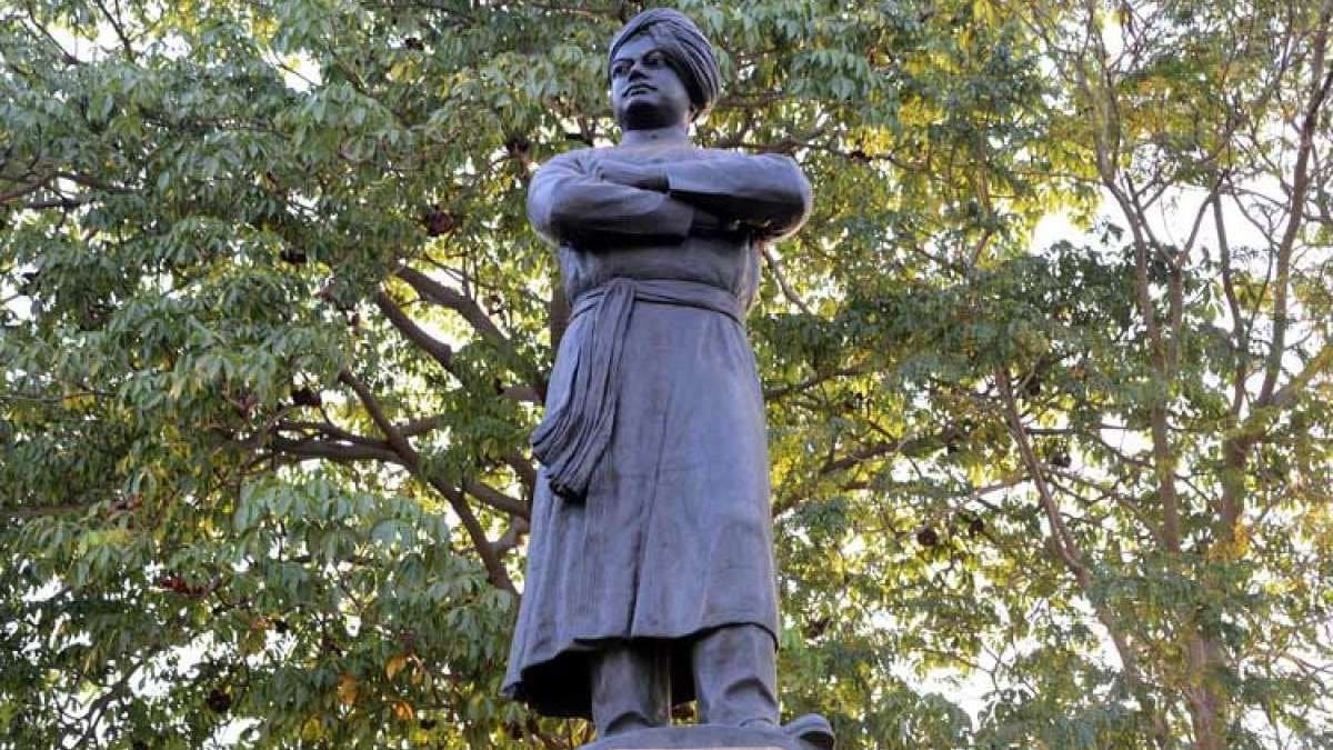 Delhi: স্বামী বিবেকানন্দের মূর্তি শৌচালয়ের পাশে, প্রতিবাদ বাঙালিদের