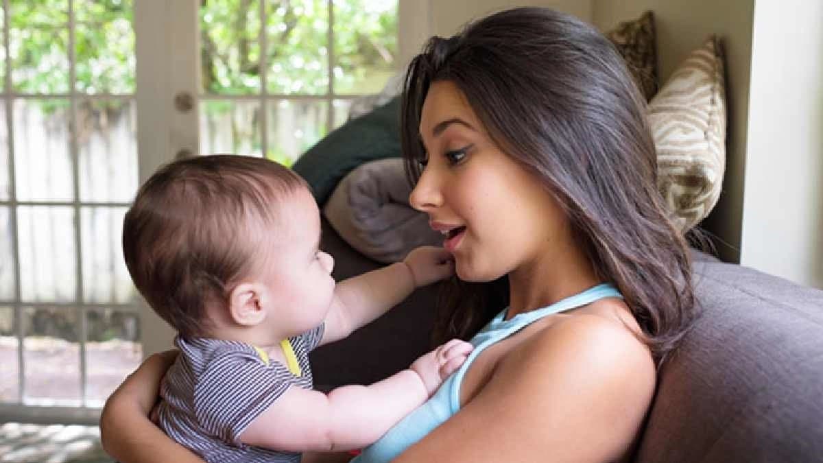 মায়ের কণ্ঠে সত্যিই রয়েছে জাদু! শুনলেই সুস্থ হয়ে ওঠে অসুস্থ মস্তিষ্ক, সাম্প্রতিক গবেষণায় চমকে গেলেন বিজ্ঞানীরা