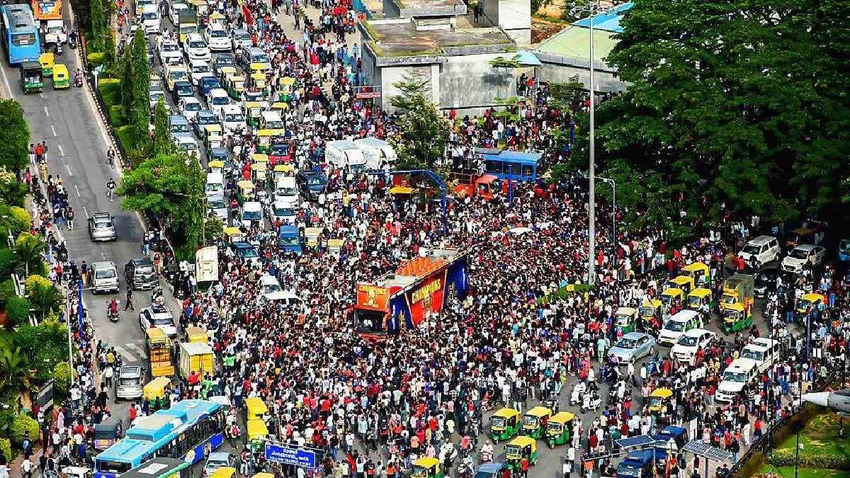 Stampede in chinnaswamy stadium 