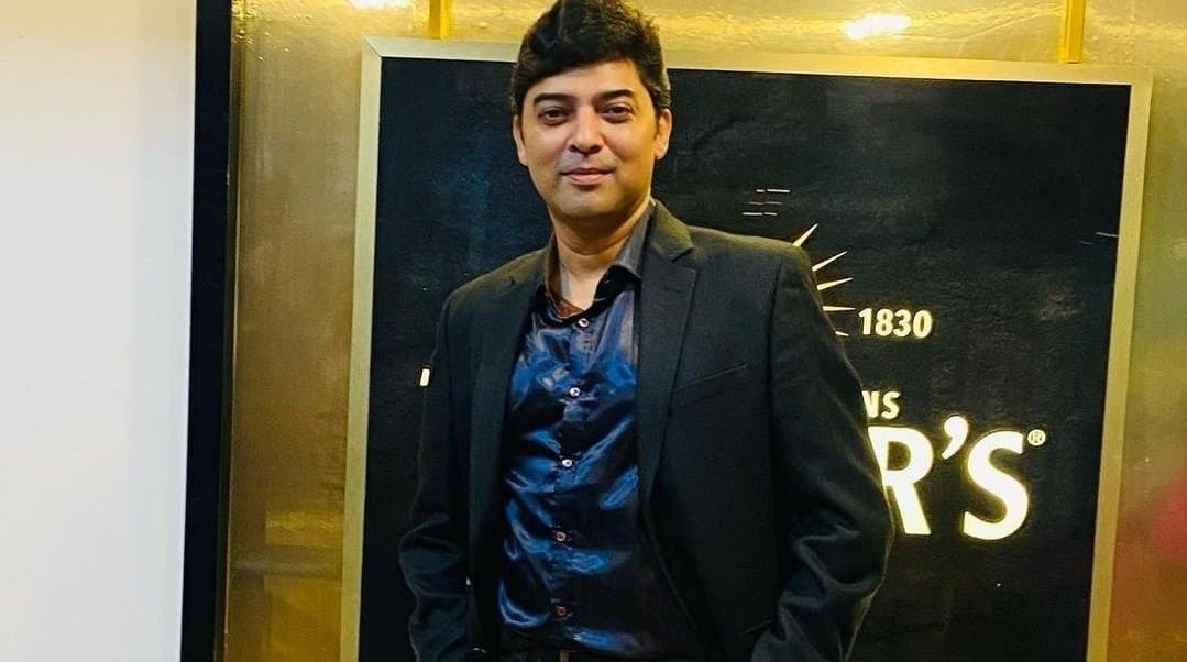 Bhaswar chattopadhyay: সাহিত্য রত্ন আমার কাছে বিরাট প্রাপ্তি, এবার পাঠকদের জন্য ছোটগল্প লিখেছি: ভাস্বর চট্টোপাধ্যায় 