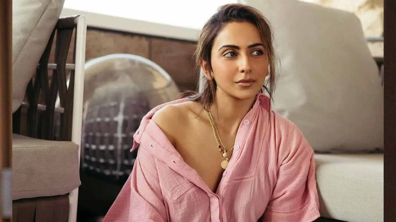 Rakul Preet Singh s fake whatsapp number goes viral on social media 