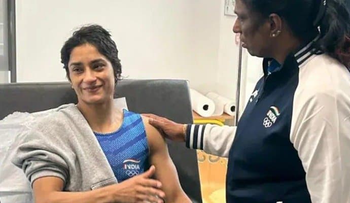 One photo was clicked, politics happened, vinesh Phogat tears into pt Usha spt