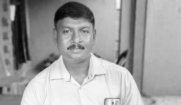 Hooghly: মধ্যরাতে ডিউটি সেরে আর বাড়ি ফেরা হল না, বাইক দুর্ঘটনায় মৃত্যু পুলিশ কর্মীর 