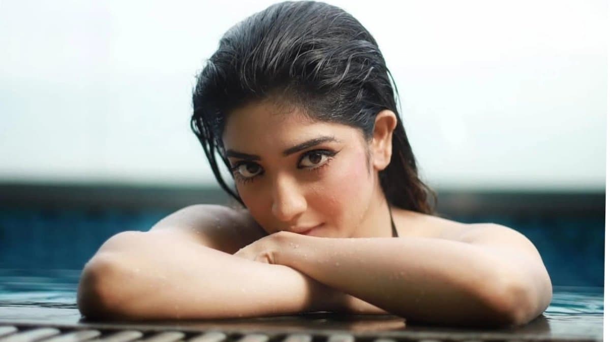 Tollywood actress Manoshi Sengupta featuring a music video for the first time 