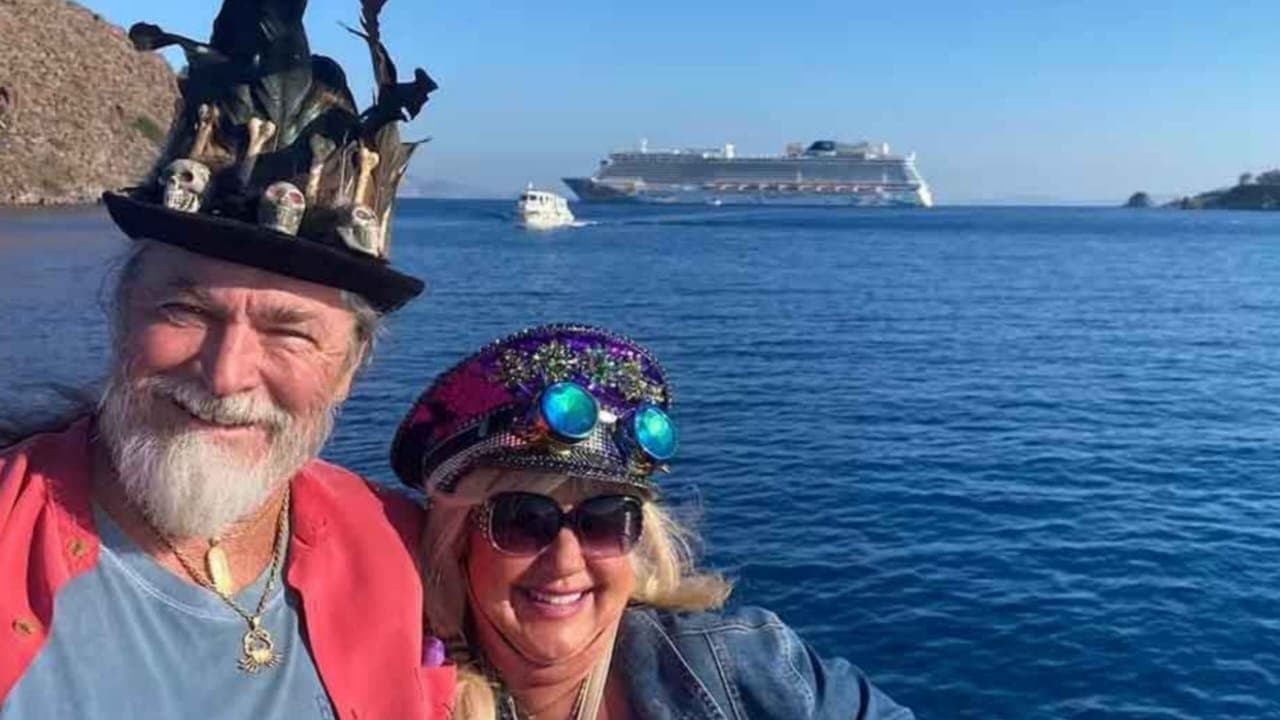 american couple sold wealth to travel in sea