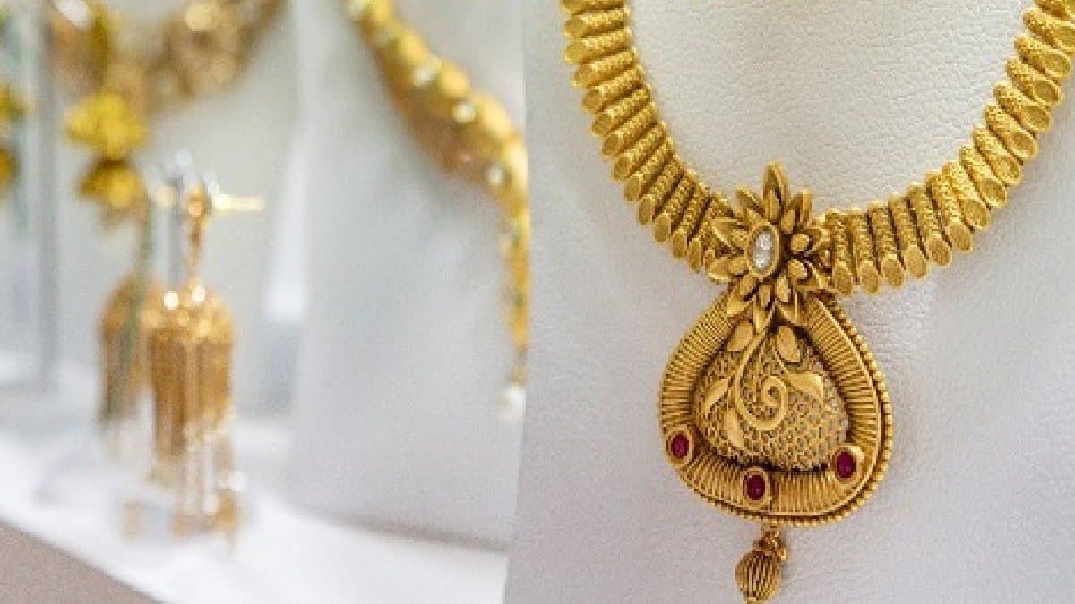 Gold Rate Falls In Kolkata  Check 22 Carat Price In Other City On December 03 gnr 
