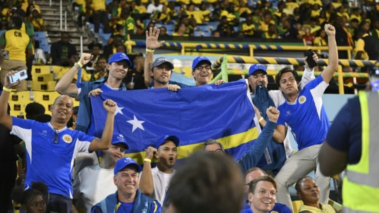 দেড় লক্ষ মানুষের দেশ বিশ্বকাপে যায়, আর ভারত...