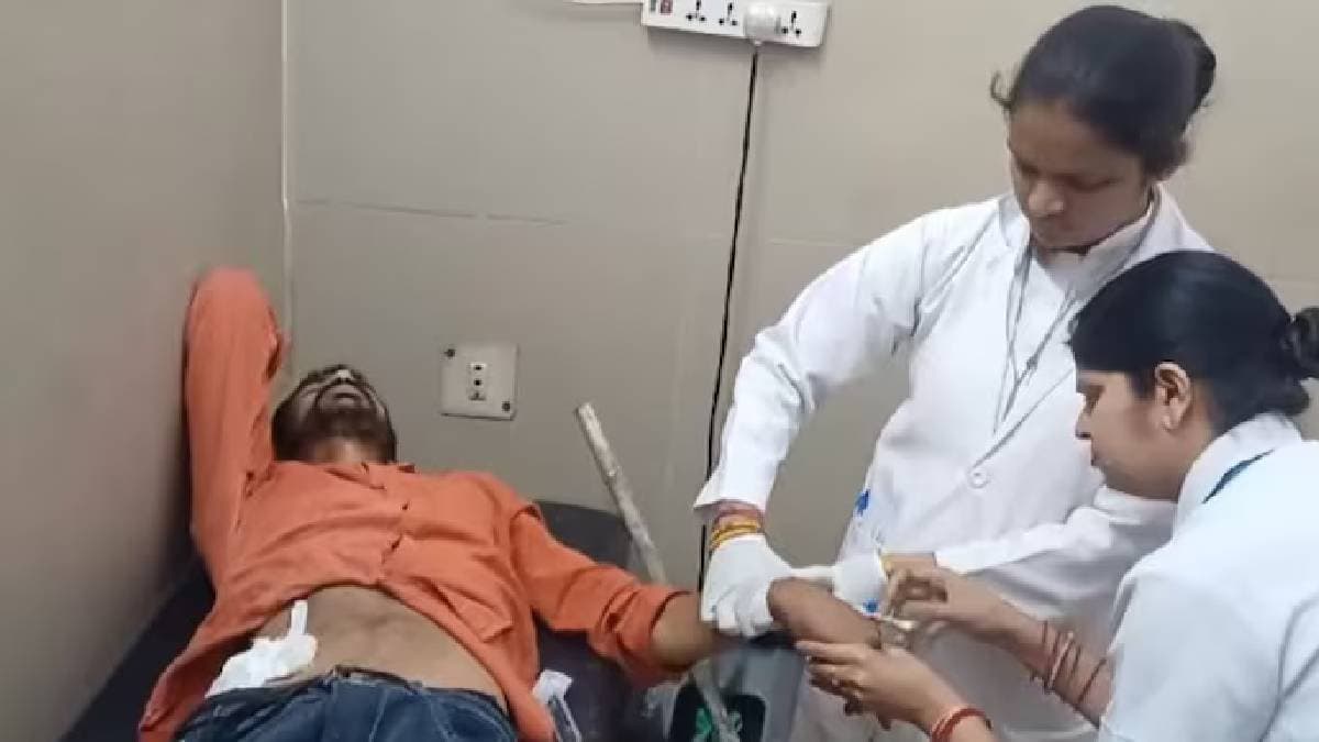 Utter Pradesh Mathura man Raja Babu self operates after watching YouTube tutorial  hospitalised