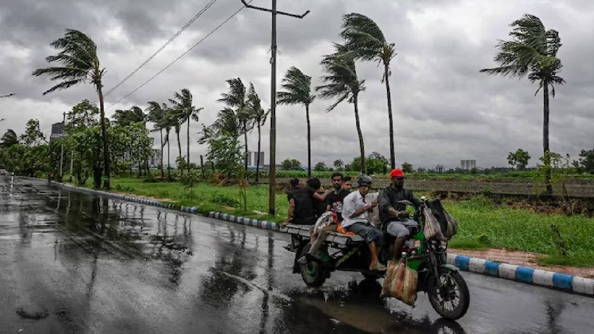 Rain threat in bengal just few hours