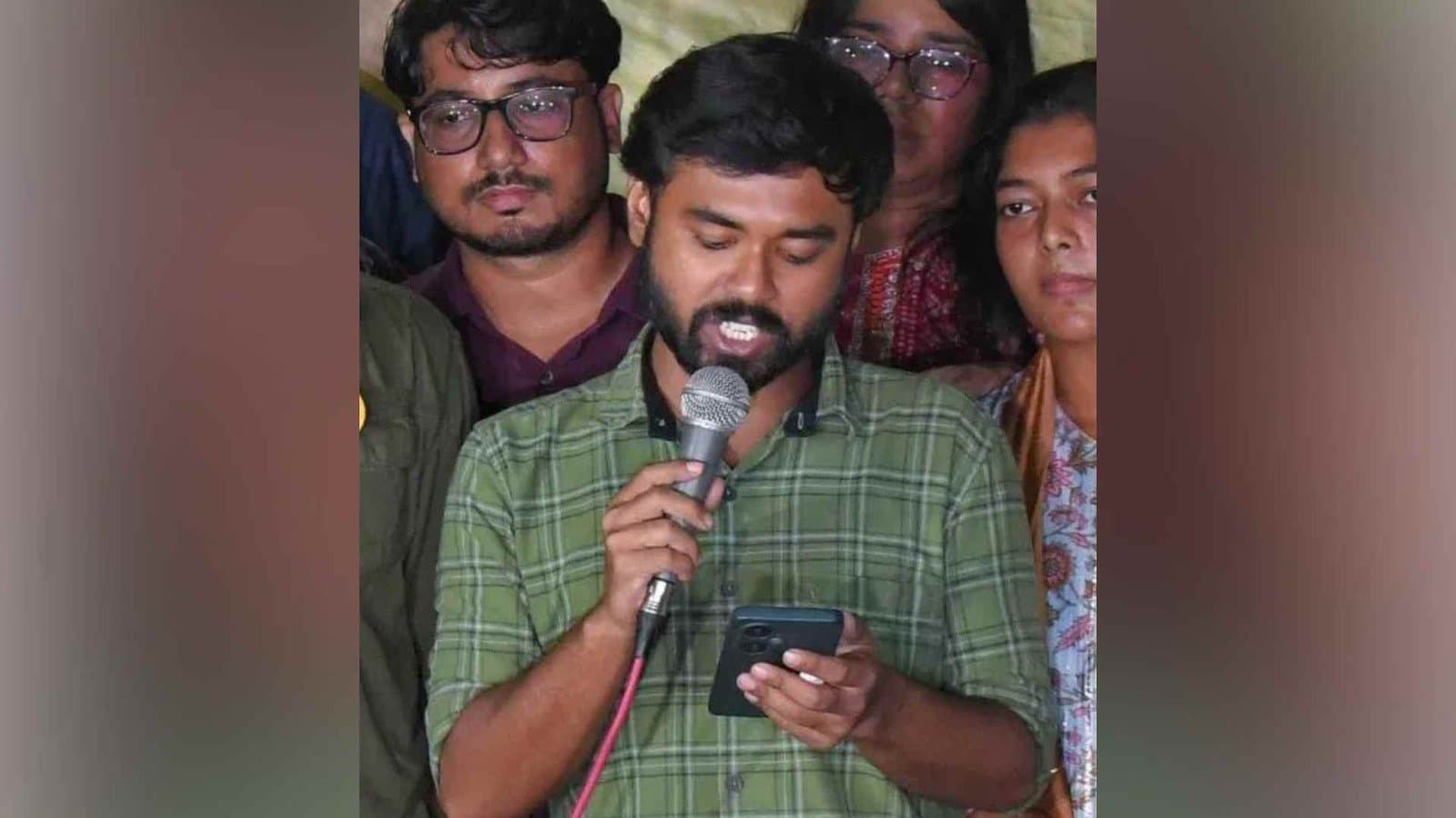 সাংবাদিক সম্মেলন করে কর্মবিরতি প্রত্যাহারের ঘোষণা জুনিয়র ডাক্তারদের