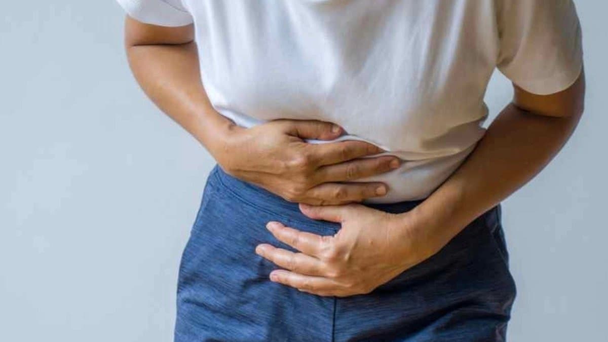 What is the difference of kidney and Gallbladder stone early symptoms that should not ignore