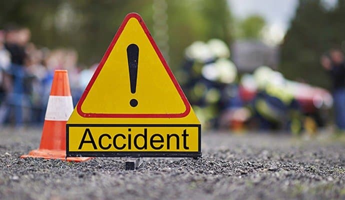 Bus accident in purulia, 25 people injured gnr 
