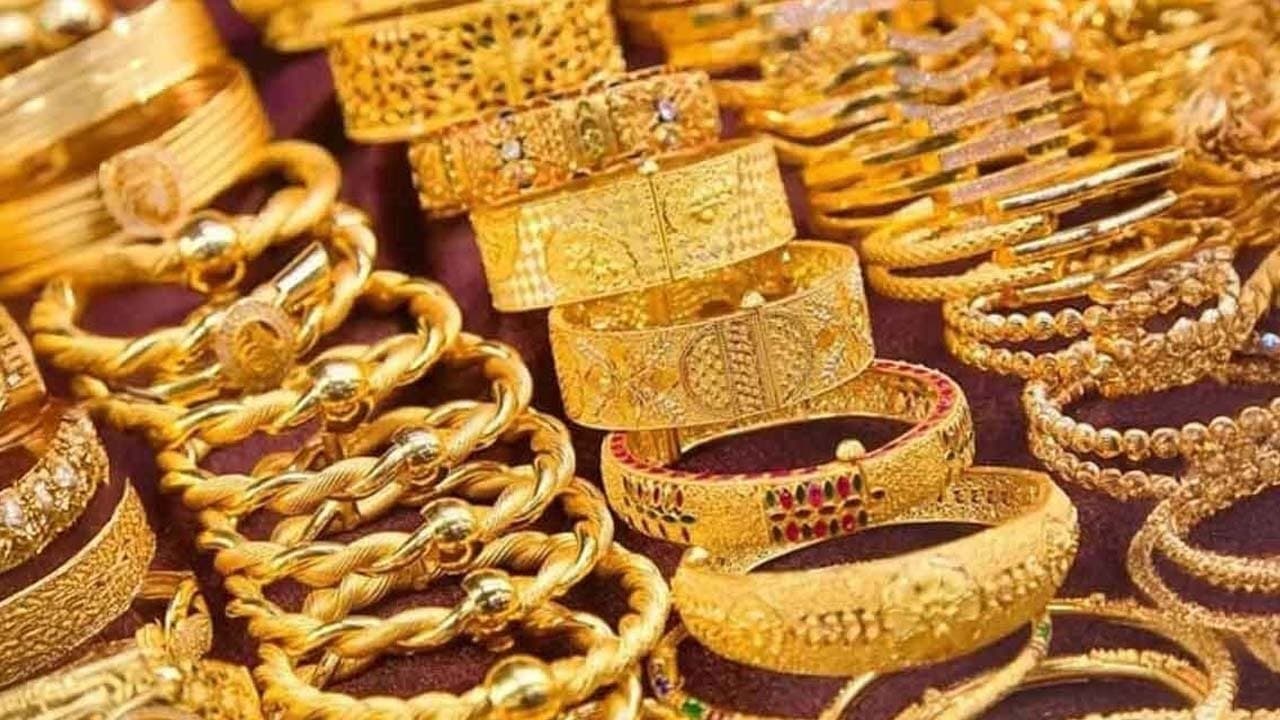 Gold Price Big Fall Today: Check 22 and 24 Carat Gold Price In Kolkata On 24 November