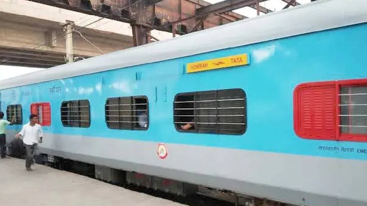 Fire in tatanagar buxar express passengers afraid 